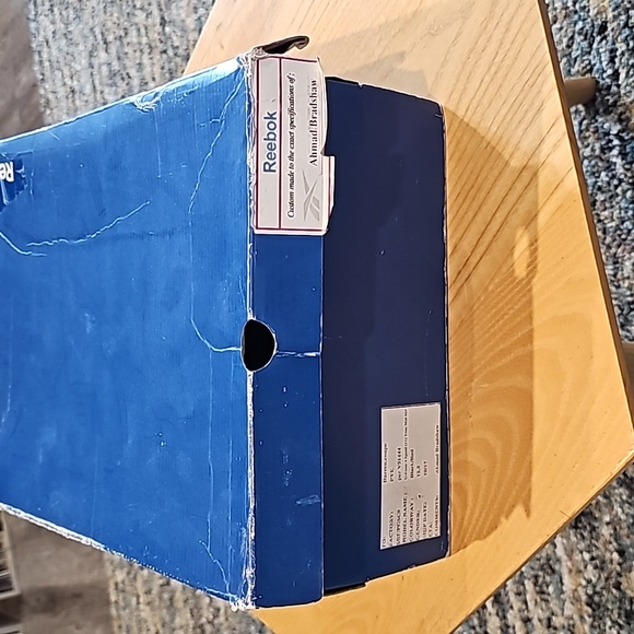 Ahmad Bradshaw New York Giants issued custom Cleats - Picture 8 of 10